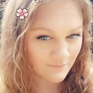 Meet your Posher, Levi